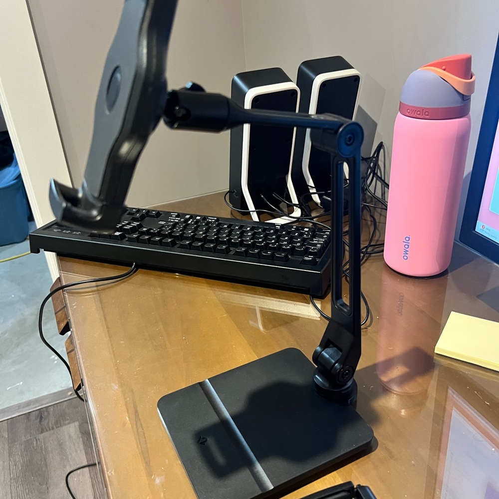 iPad Stand - Picture 3 of 4